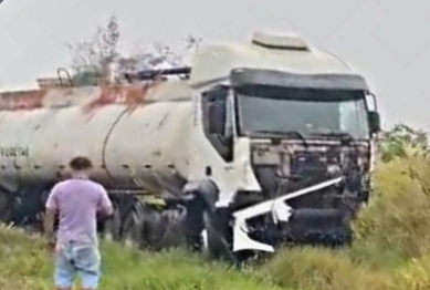 foto de Trágico: colisão entre carro e carreta termina em morte na BR-376