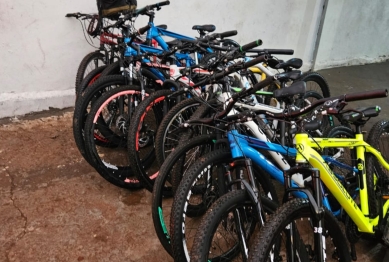 foto de Maringá: durante operação, polícia encontra 13 bicicletas e vários objetos que podem ter sido furtados