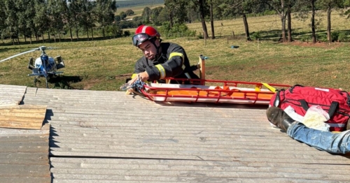 Homem leva choque elétrico e acaba morrendo enquanto trabalhava