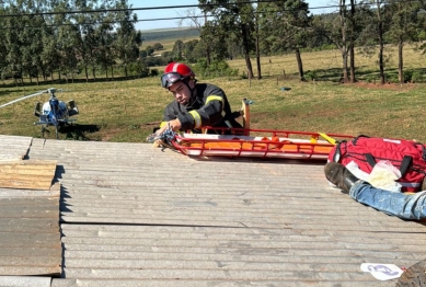 foto de Homem leva choque elétrico e acaba morrendo enquanto trabalhava