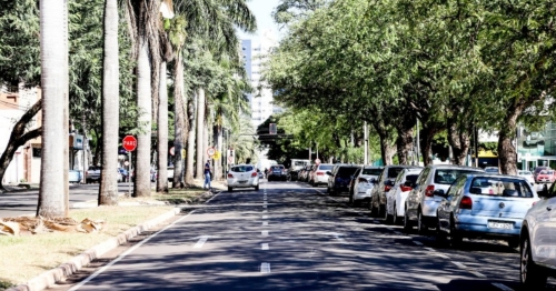 Motoristas que não receberem multa terão descontos em comércios no Paraná