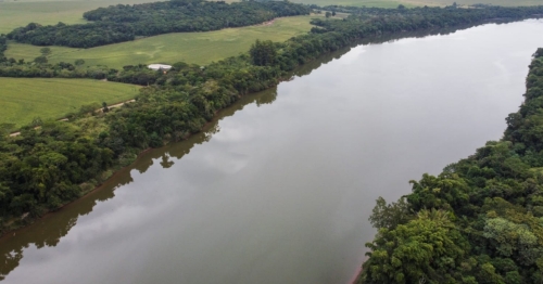 Homem é preso suspeito de estar praticando pesca ilegal no Rio Ivaí