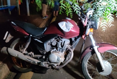 foto de Carro avança preferencial e mata mulher que estava em garupa de moto