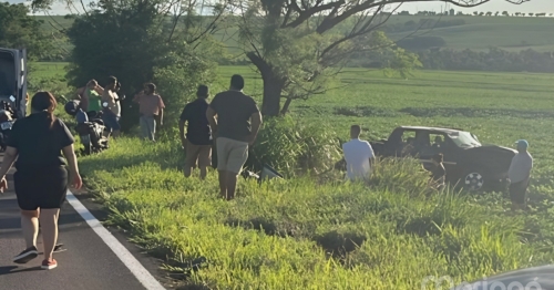 Homem morre após caminhonete capotar em rodovia na região